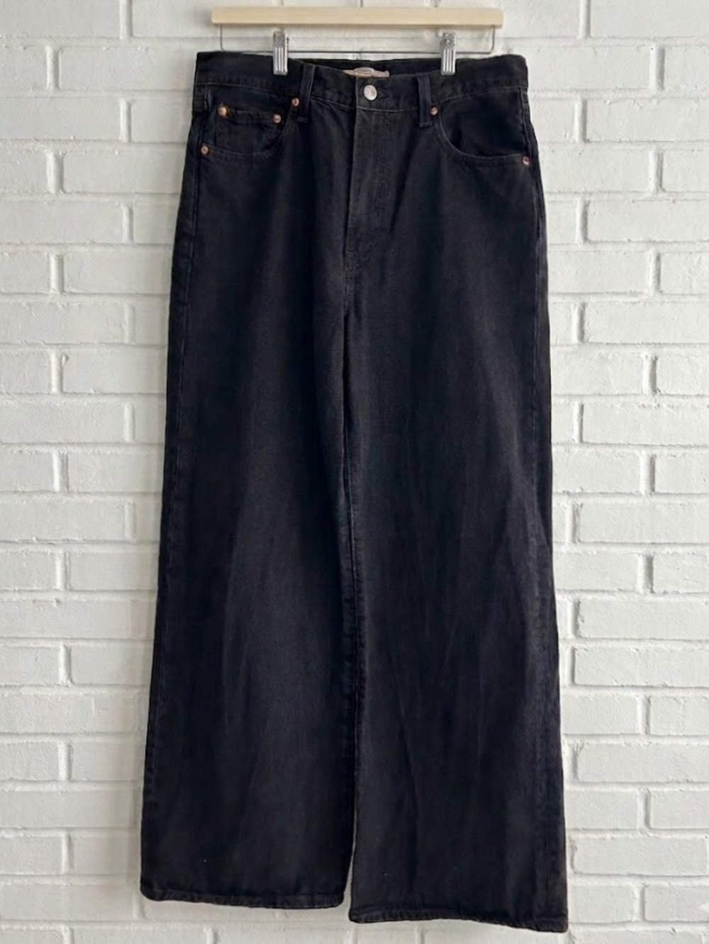 Levi’s Ribcage Wide Leg Black Denim Jeans Size 31 High Rise
